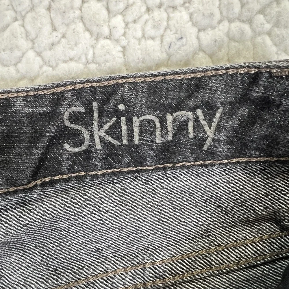 Calvin Klein Jeans‎ Women's Size 4P (Actual 30x25) Black Skinny Mid Rise